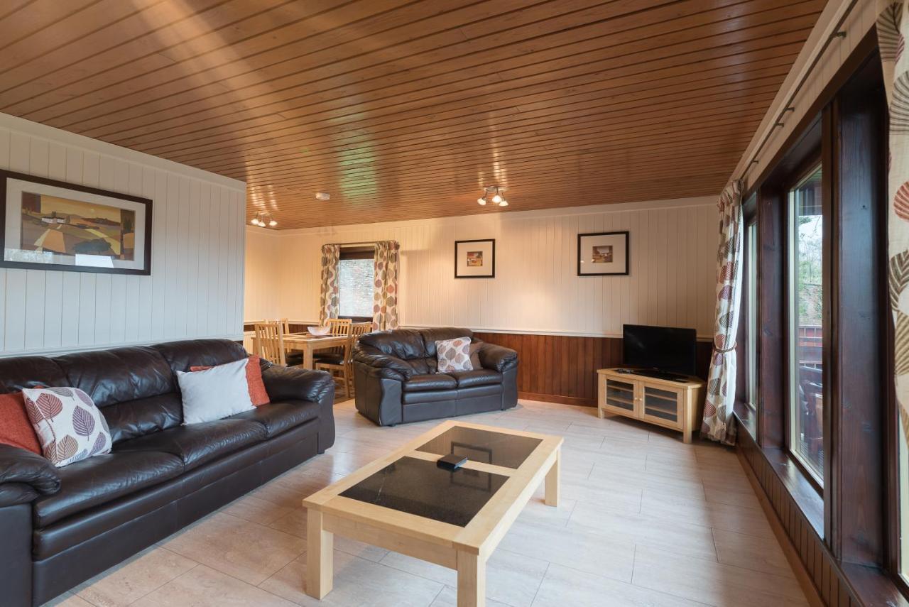 Conifer Lodge 25 With Hot Tub Newton Stewart Minnigaff Exterior foto