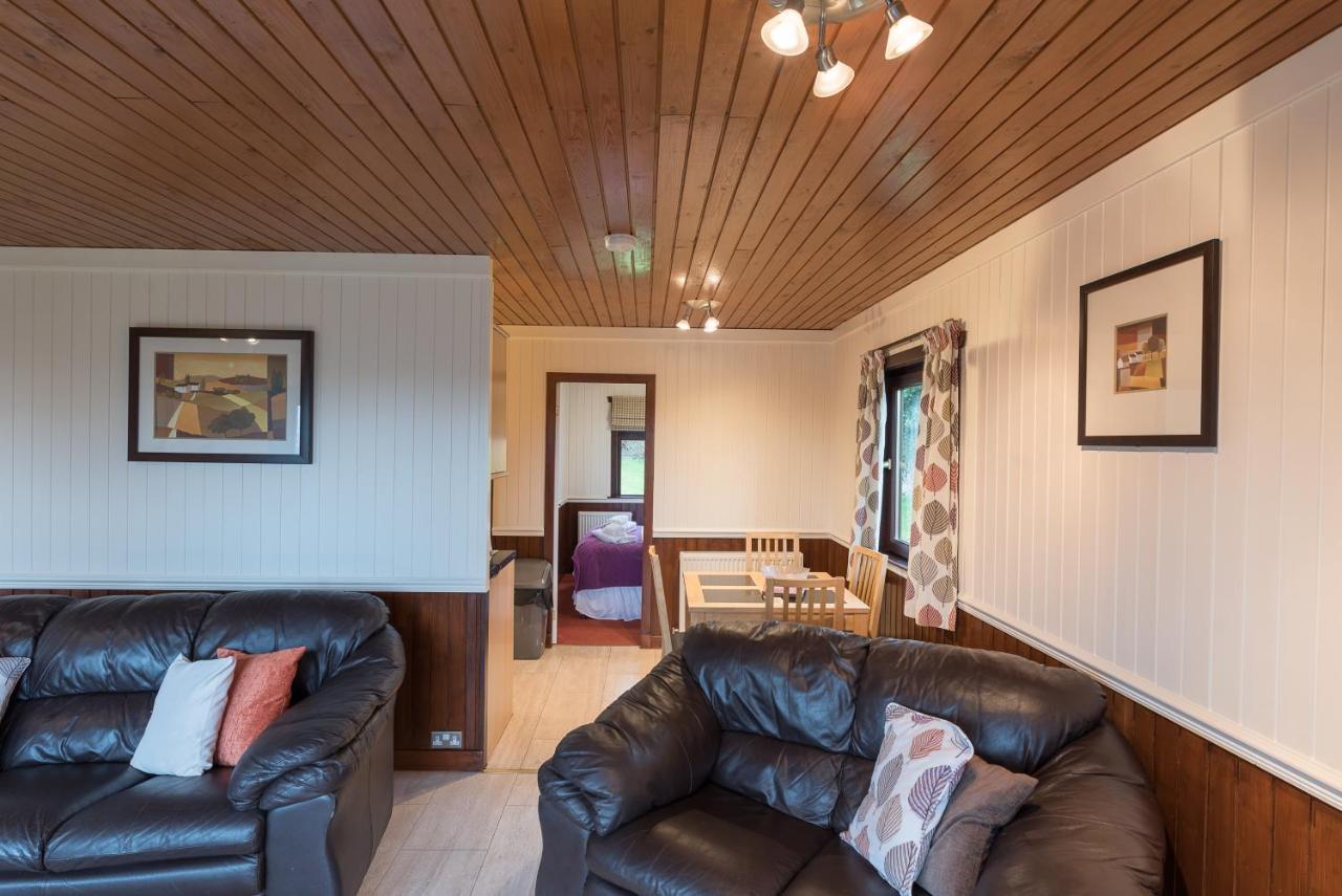 Conifer Lodge 25 With Hot Tub Newton Stewart Minnigaff Exterior foto