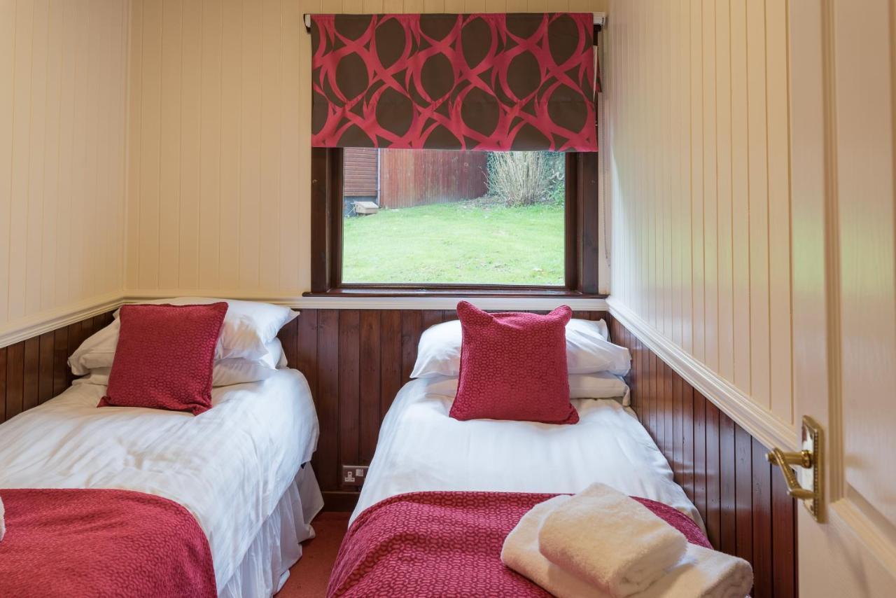 Conifer Lodge 25 With Hot Tub Newton Stewart Minnigaff Exterior foto