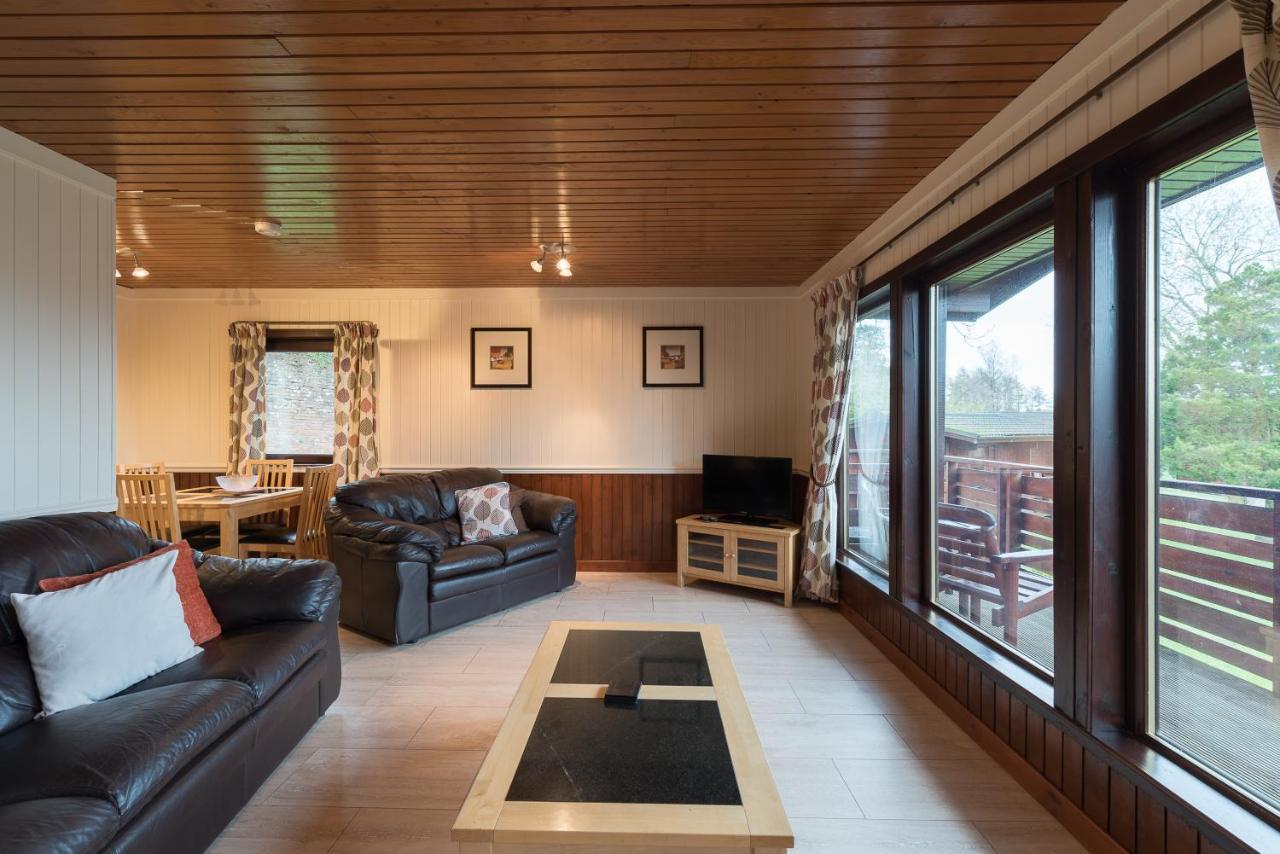 Conifer Lodge 25 With Hot Tub Newton Stewart Minnigaff Exterior foto